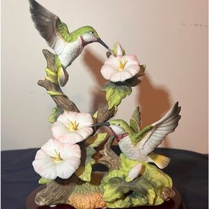 Wellington Farm Hummingbird Figurine